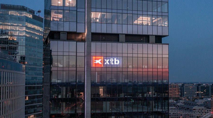 标普评价黑石担保贷款基金的信用评级为BBB-，并赋予其乐观的前景。