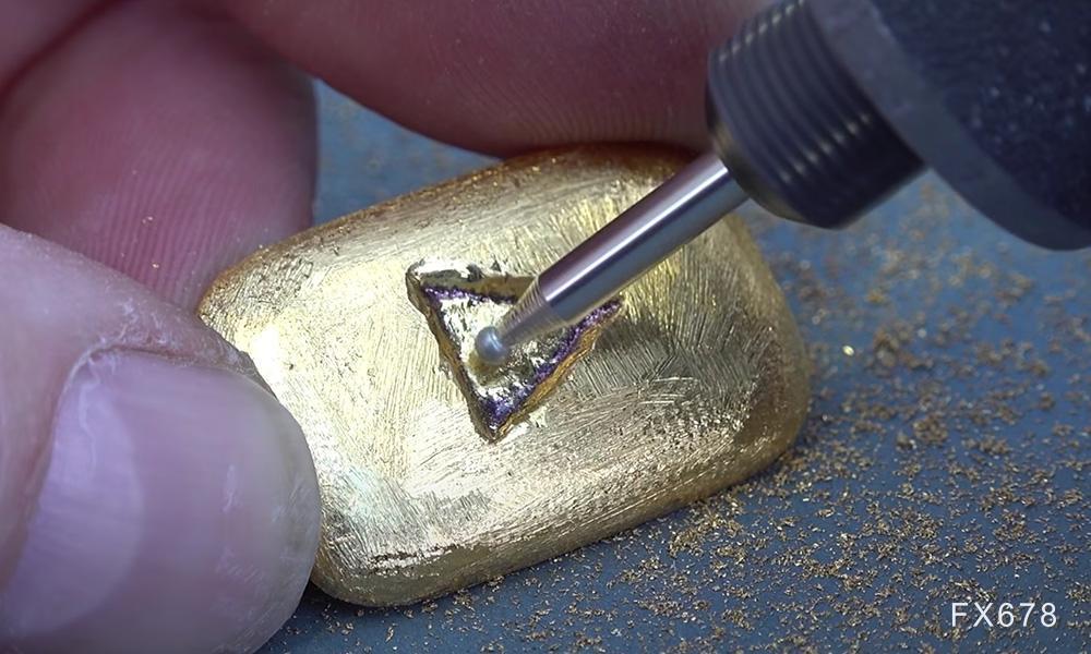金山软件(03888)首次突破百亿营收大关，股东应占利润达15.52亿元，同比增长221%